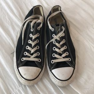 Black Lowtop Converse